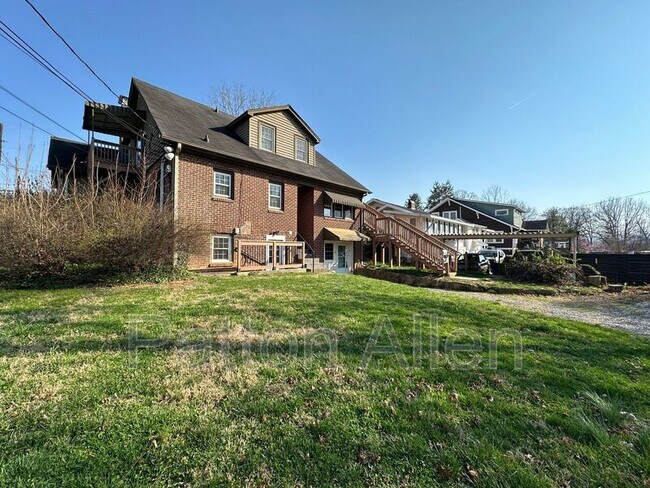 Building Photo - 89 Vermont Ave