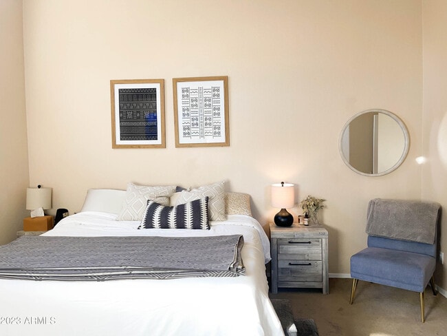 Building Photo - 1077 W Olive Ave