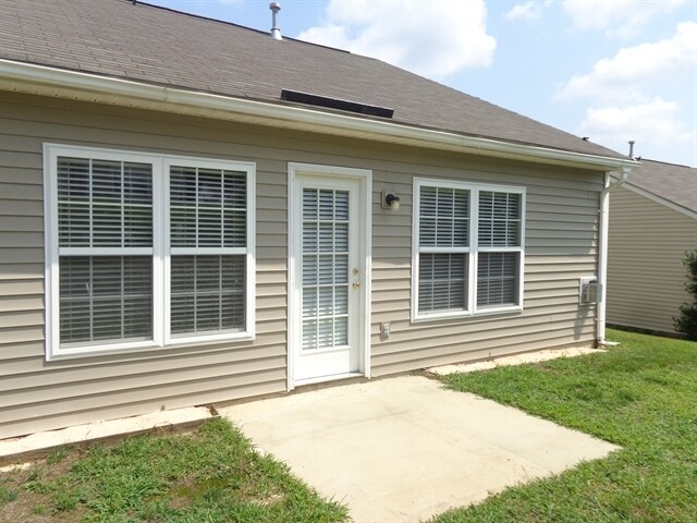 Building Photo - 194 Mott Rd