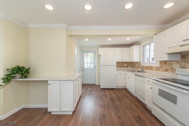 Building Photo - 108 Lafayette St