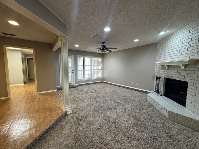 Building Photo - 3228 Elma Dr