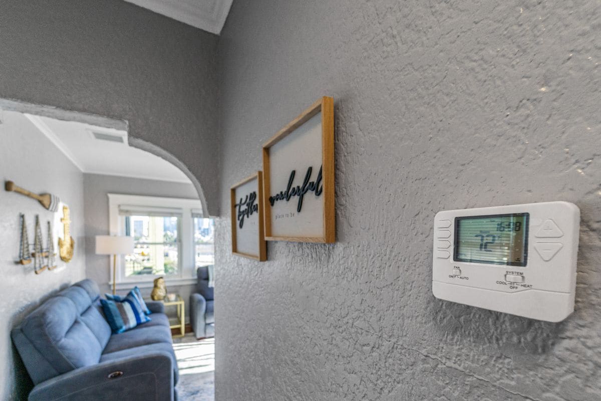 Building Photo - 2452 Union St