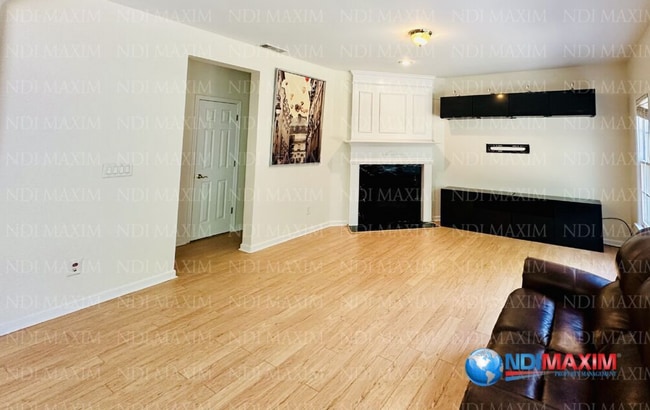 Building Photo - Nice house overlooking pool and playground in Duluth