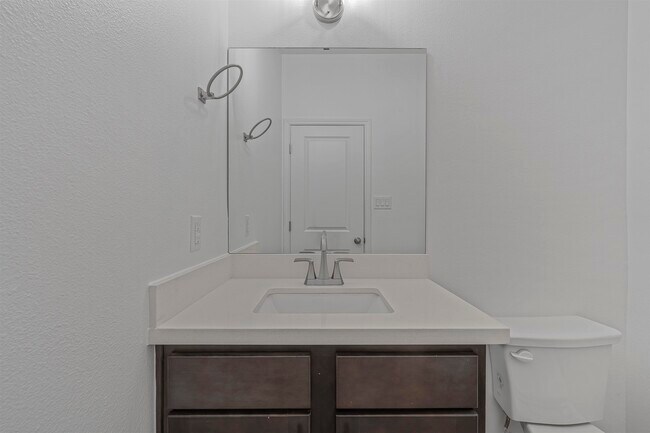 Building Photo - 9916 Bijan Dr
