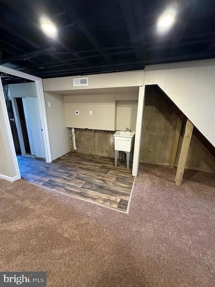Building Photo - 5255 Westpark Ln