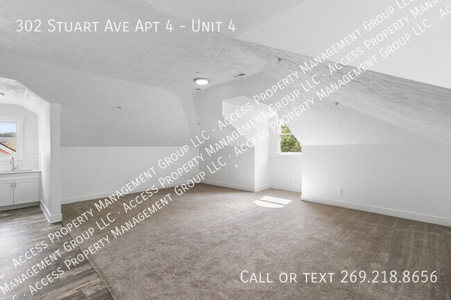 Building Photo - 302 Stuart Ave