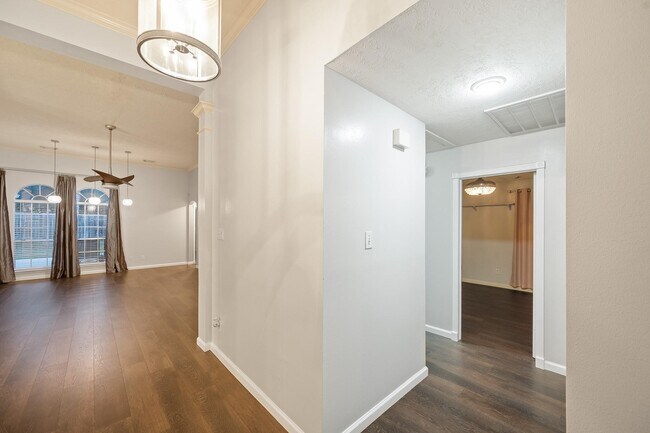 Building Photo - 7624 Lone Meadow Ct