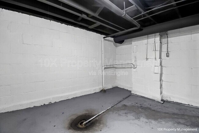 Building Photo - 1655 S 4th St