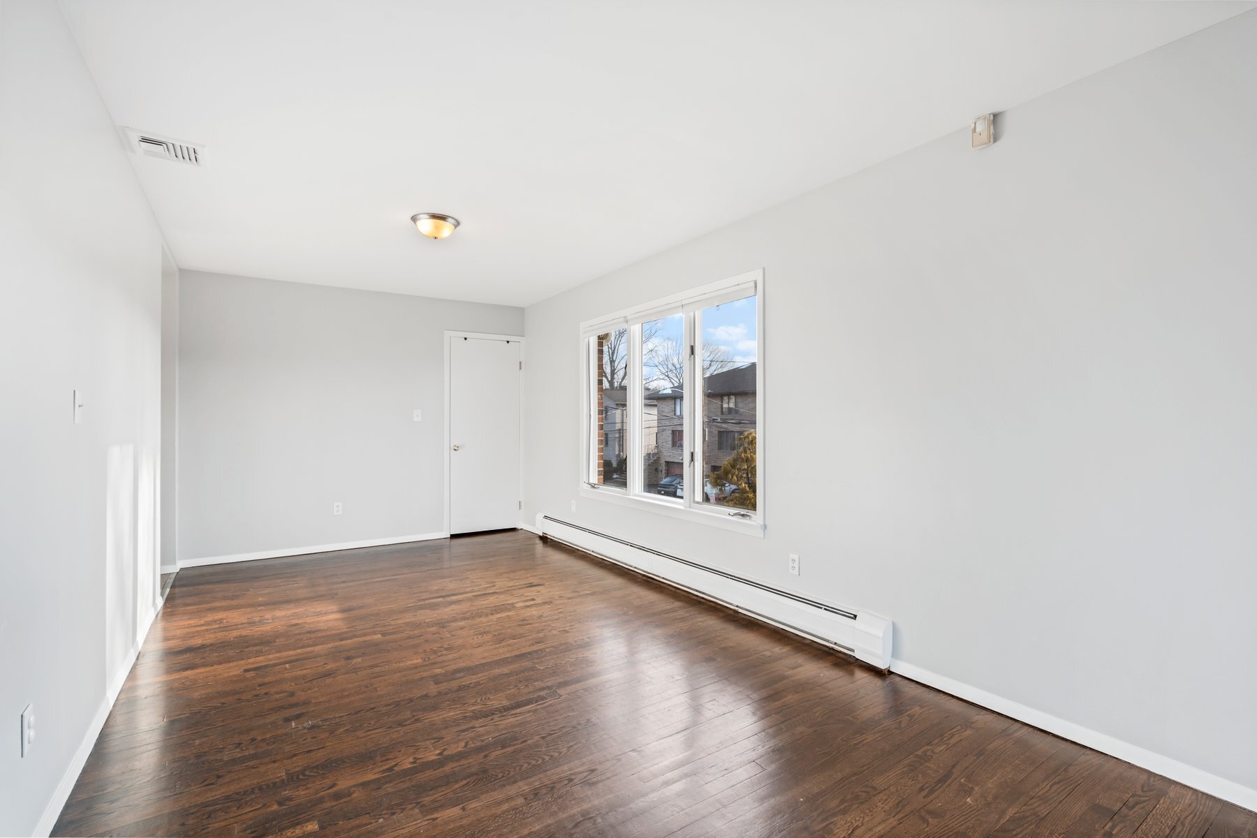 Building Photo - 15 Hillcrest Ave