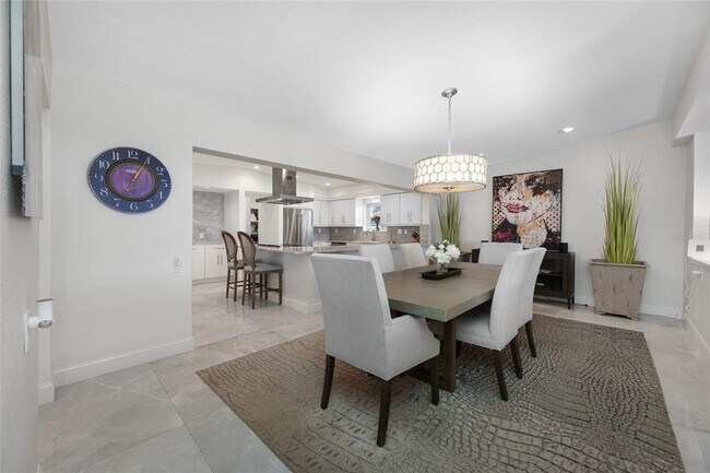 Building Photo - 540 59th Ave