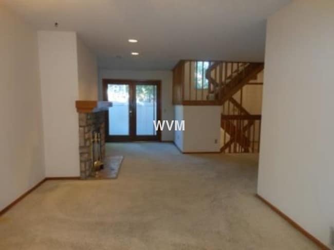 Building Photo - Manchester Park Townhouse near Chambers and Mississippi