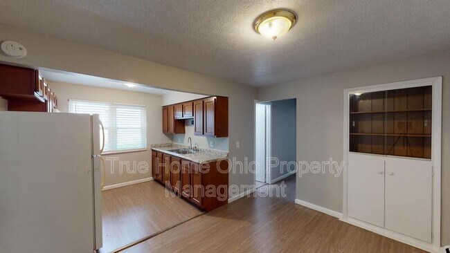 Building Photo - 2600 Kipling Ave