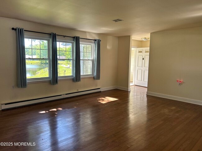 Building Photo - 246B Jefferson Ct