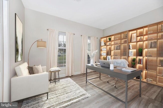 Building Photo - 910 McLendon Dr