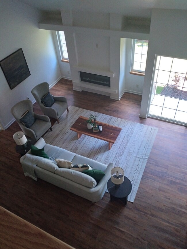 Building Photo - 2703 Pond Dr