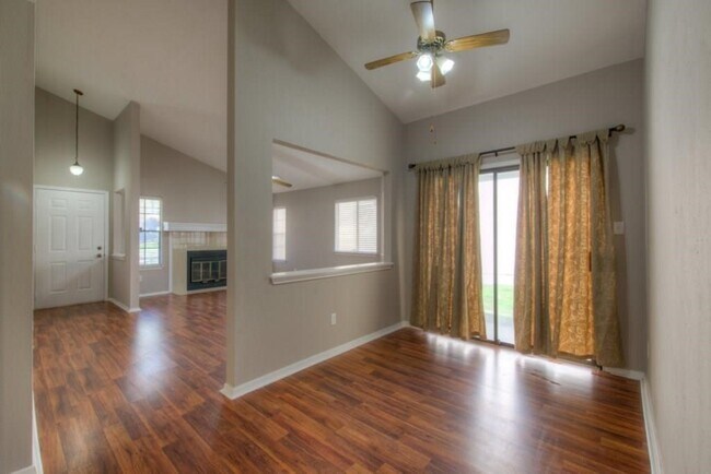 Building Photo - 11617 Pearwood Pl