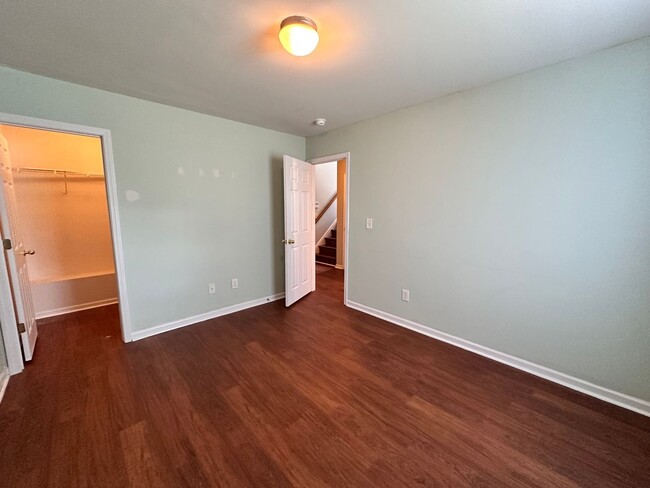 Building Photo - Exclusively Offered By Muse Realty Rentals...