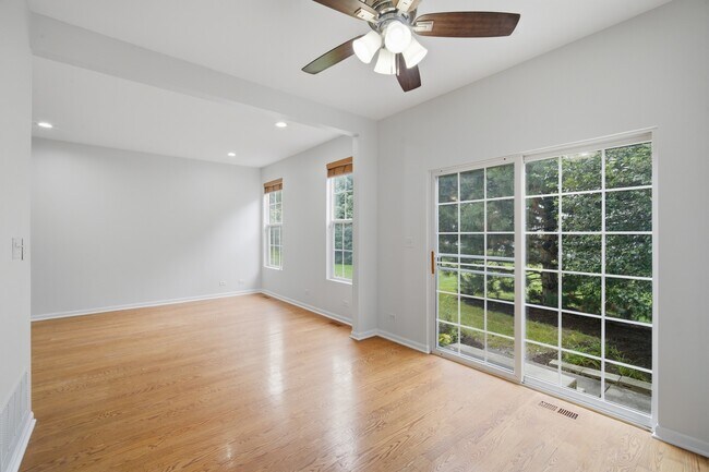 Building Photo - 611 Lakeridge Ct