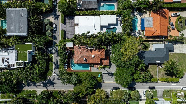 Building Photo - 140 N Hibiscus Dr