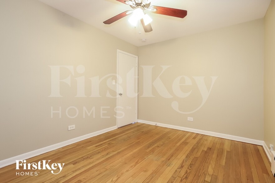 Building Photo - 6204 S Kildare Ave