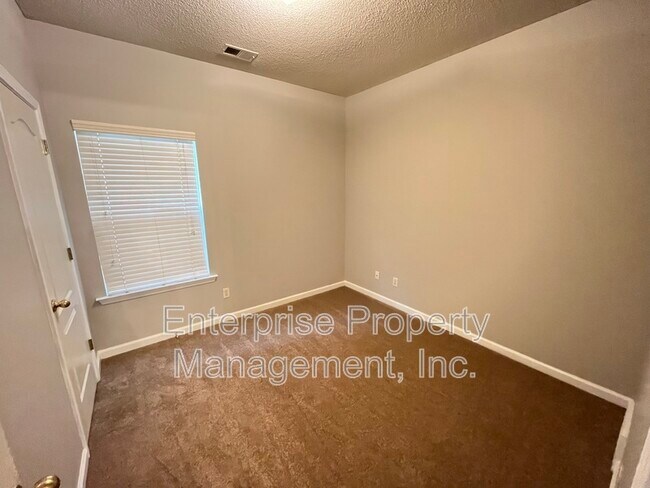 Building Photo - 10178 Sterling Ridge Dr