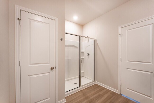 Building Photo - 15419 Maple Ter Dr