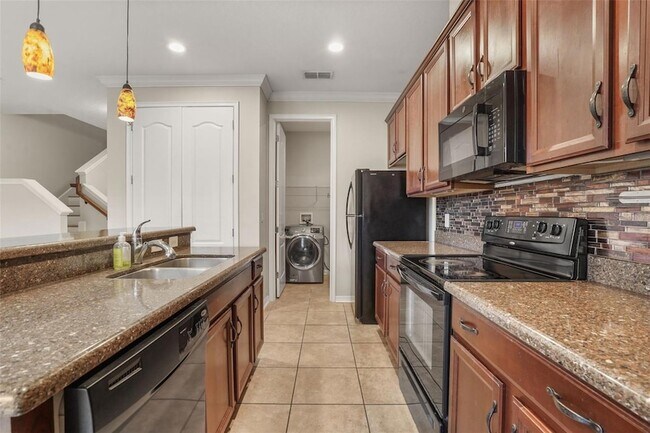 Building Photo - 561 Telfair Square Ct
