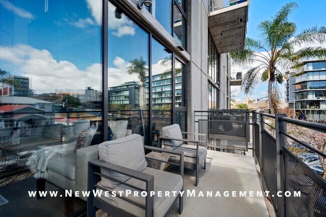 Building Photo - Spectacular Little Italy Loft at Doma, 2 Parking Spaces! Small Pet OK!