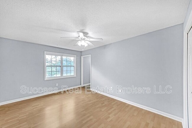 Building Photo - 4000 Sand Wedge Cir