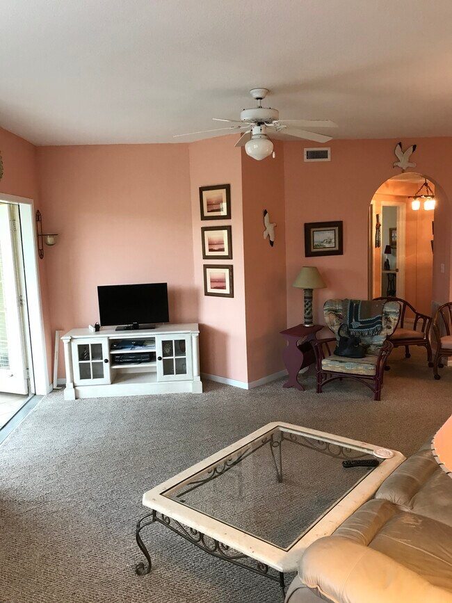 Living Room - 1508 Vista Cove Rd