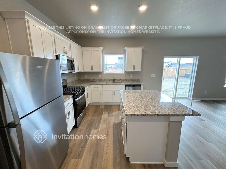 Building Photo - 7212 Dolores Ave