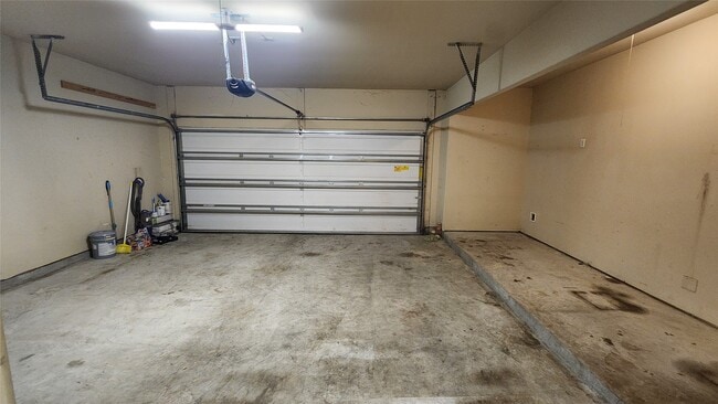 Building Photo - 4003 Hans St