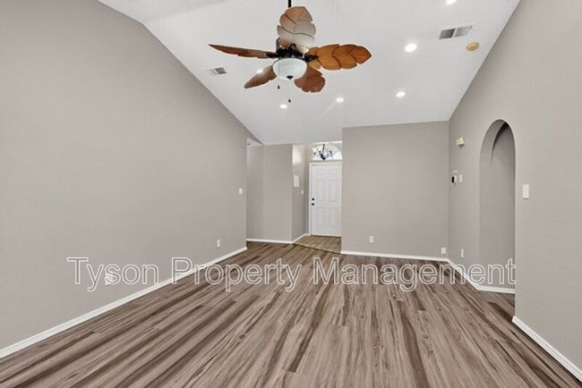 Building Photo - 1409 Stoneway Dr NW