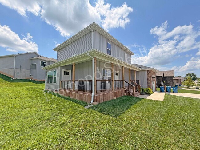 Building Photo - Gorgeous Two-Story Home Available Early July - 4 Bed/2.5 Bath