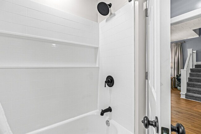 Building Photo - 419 S Kenwood Ave