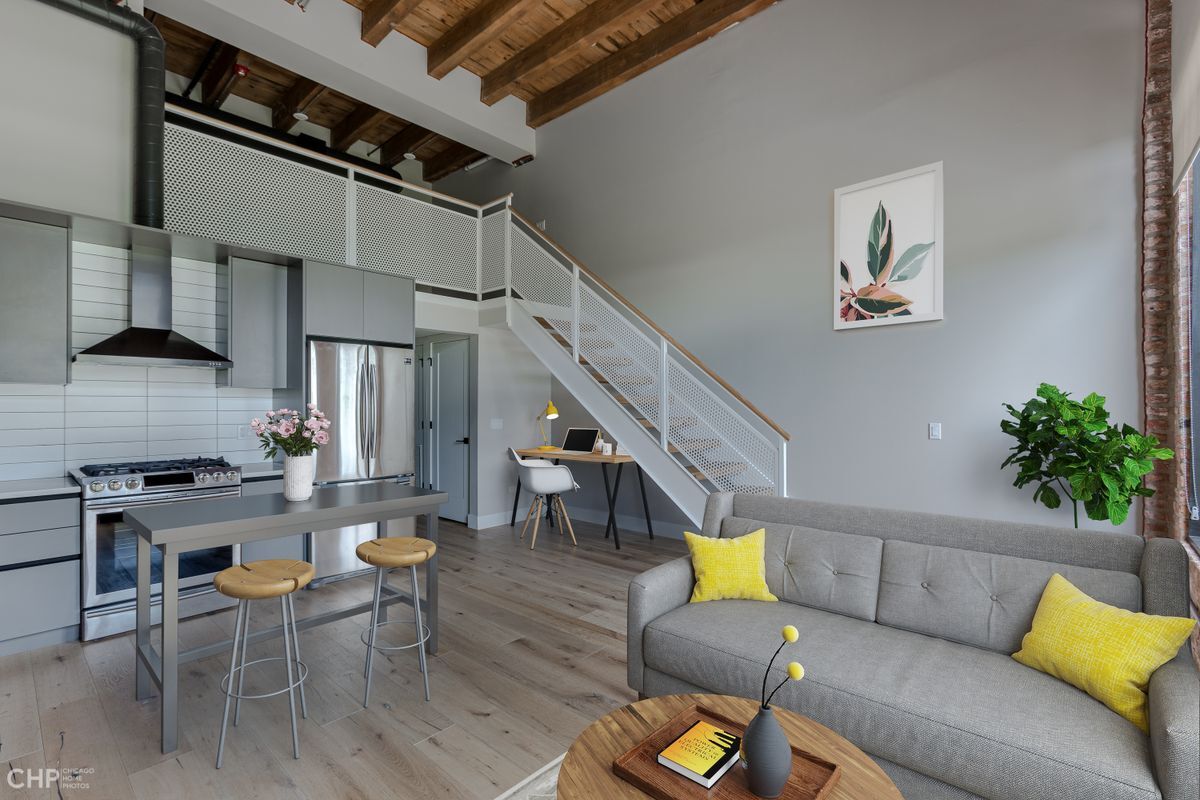 Building Photo - 729 N Sangamon St