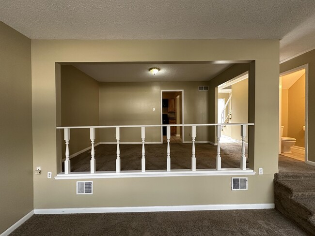 Building Photo - 2409 Talmadge Pl