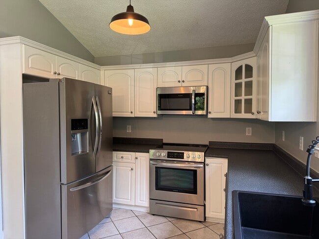 Building Photo - 105 Owls Nest Ct
