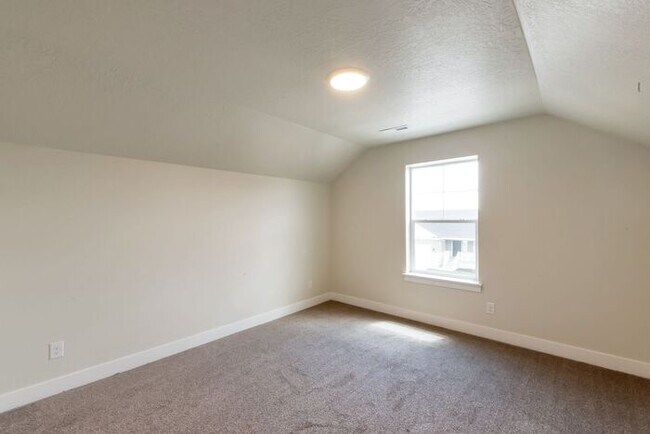 Building Photo - SPECTACULAR VIRTUALLY NEW HOME IN SOUGHT A...