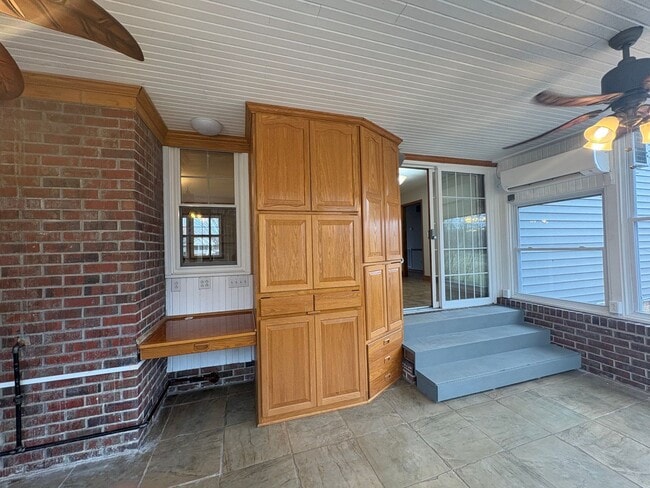 Building Photo - Charming Home Near Lakewood Golf & Country Club in Tullahoma...