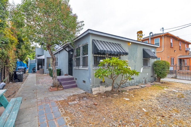 Building Photo - 1723 W 35th Pl