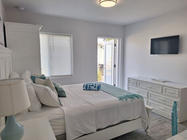 Building Photo - NSB FURNISHED EFFICIENCY UNIT-ALL UTILITIES INCLUDED INCLUDING WI-FI!