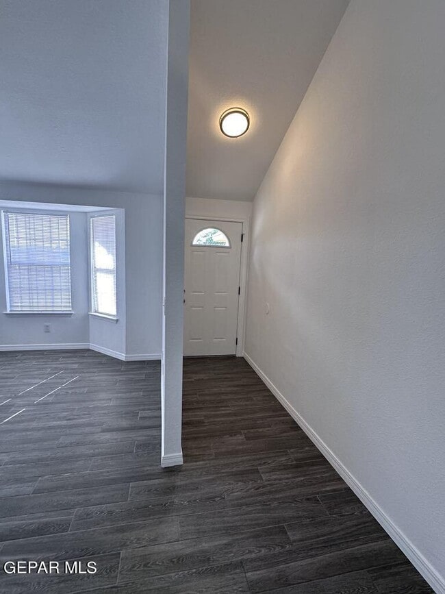 Building Photo - 5884 Doniphan Dr