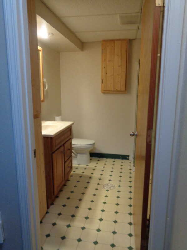 Building Photo - 731 Cedar St