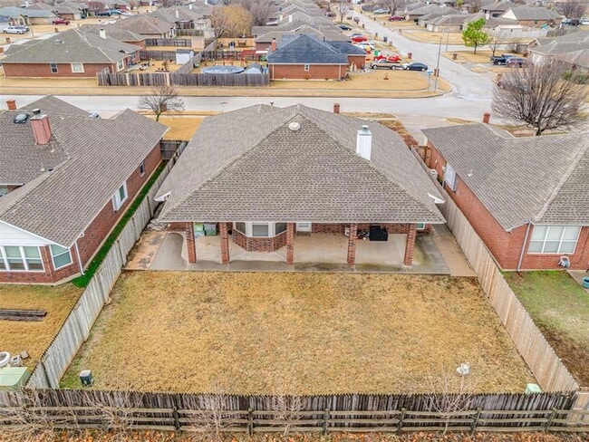 Building Photo - 2608 Southern Hills Dr