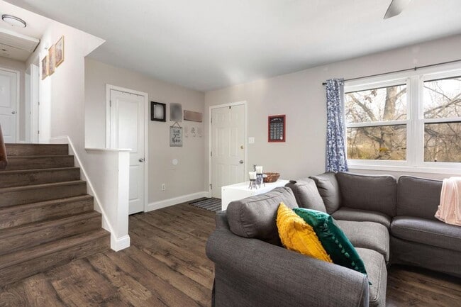 Building Photo - Beautiful Single Family Home