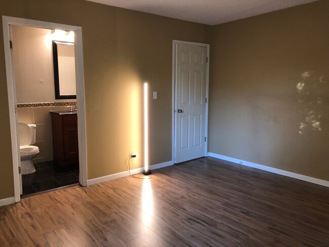Building Photo - 3890 Windjammer Ln