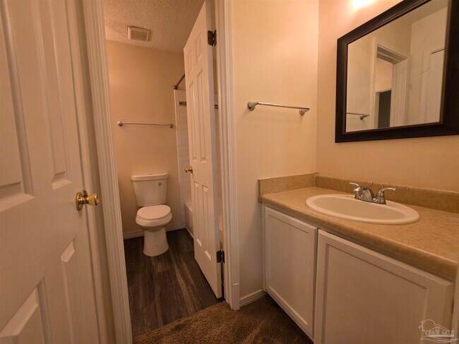 Building Photo - 3041 Belle Meade Dr