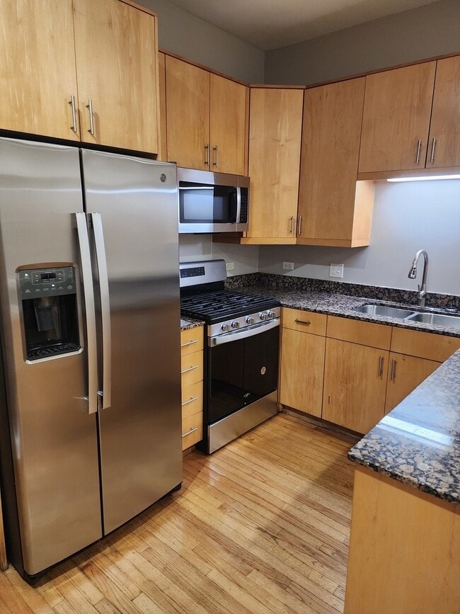 Building Photo - 4941 S Michigan Ave