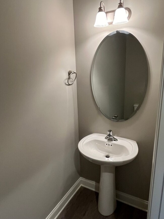 Building Photo - Convenient 3 Bed Townhome near Harrisburg
